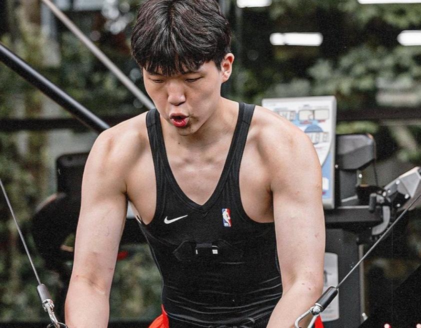 奇异果体育官网-要去打发展联盟?开拓者主教练:杨瀚森还不适应球队节奏!